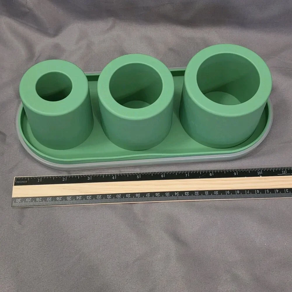 Silicone Cylinder Ice Cube Tray for 40 oz Tumblers, 3 Cavity Ice Mold w/ Lid
